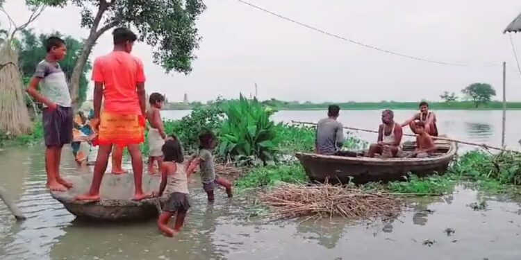 बिहार के कई जिलों में बाढ़ का खतरा