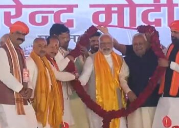 M मोदी के सामने बोले CM नीतीश, अब कहीं इधर उधर नहीं जाएंगे