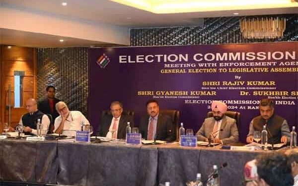 झारखंड चुनाव: CEC ने राजनीतिक दलों के प्रतिनिधियों, प्रवर्तन एजेंसियों, DGP,CS के साथ की बैठक, निष्पक्ष चुनाव की अपील की