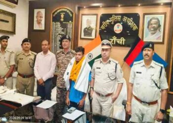 लेवी वसूली की पार्टी बन गई TPC, टीपीसी एरिया कमांडर ने पुलिस के समक्ष किया आत्मसमर्पण