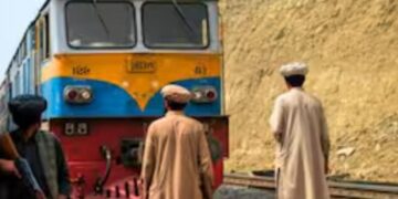 दहशतगर्दी के शिकंजे पाकिस्तान.. जाफर एक्सप्रेस ट्रेन हाईजैक, 500 से अधिक यात्री सवार