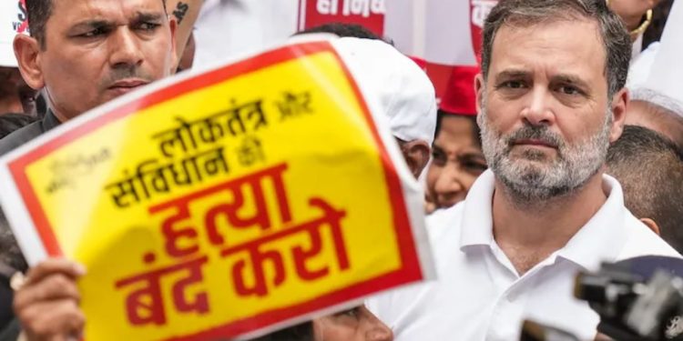 राहुल गांधी और चुनाव आयोग विवाद", "वोट चोरी आरोप पर चुनाव आयोग का बयान", "1952 से लागू एक व्यक्ति एक वोट सिद्धांत