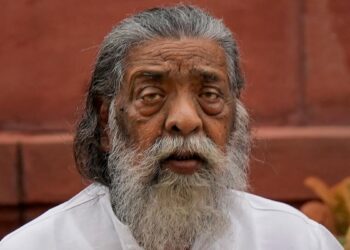 "झारखंड के पूर्व मुख्यमंत्री शिबू सोरेन का निधन" "दिशोम गुरु शिबू सोरेन को श्रद्धांजलि देते हेमंत सोरेन" "दिल्ली के अस्पताल में शिबू सोरेन का इलाज" "झारखंड मुक्ति मोर्चा संस्थापक शिबू सोरेन का निधन"