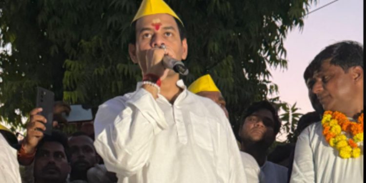 Tejpratap Yadav Road Show in Maner: शंकर यादव उम्मीदवार घोषित.. भाई वीरेंद्र पर निशाना