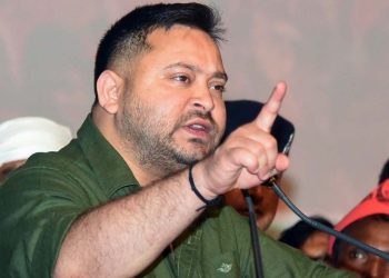 Tejashwi Yadav press statement, तेजस्वी यादव सीईसी बयान, Election Commission controversy photo, CEC Gyanesh Kumar news image, Bihar politics Tejashwi vs CEC