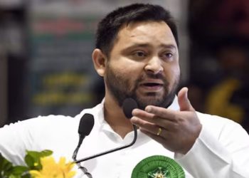 Tejashwi Yadav speaking on FIR in Bihar तेजस्वी यादव FIR विवाद पर बयान देते हुए BJP vs RJD Bihar Politics FIR Row Tejashwi Yadav in Katihar during Voter Adhikar Yatra