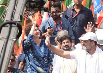 वोटर अधिकार यात्रा में राहुल गांधी और प्रियंका गांधी