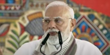 प्रधानमंत्री मोदी ने राजद कांग्रेस पर कसा तंज, कहा- लालटेन राज में क्या दुर्दशा थी, नीतीश की तारीफ