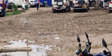 छपरा सदर में बरसात ने खोली पोल.. जल जमाव और कीचड़ से अव्यवस्था, पार्किंग और सड़क जाम से मरीज परेशान