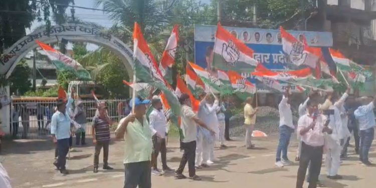 पटना में कांग्रेस दफ्तर में घुसे बीजेपी के नेता.. कांग्रेसी नेता भड़के, बोले- पूरा देश देख रहा भाजपा की गुंडागर्दी