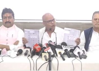 Bihar Politics: राजेश राम ने विजय सिन्हा के इस्तीफे की मांग की.. कहा- बीजेपी के कब्जे में है चुनाव आयोग