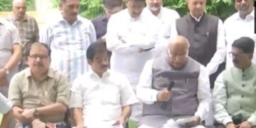 Bihar SIR पर संसद में नहीं हो रही है चर्चा.. विपक्षी सांसदों ने उठाये सवाल