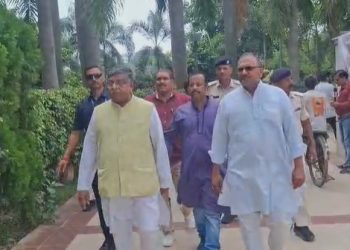 पीएम पर अभद्र टिप्पणी के विरोध में पटना गांधी मैदान में भाजपा का मौन धरना