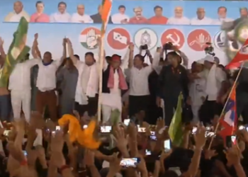 Voter Adhikar Yatra: आरा में गरजे राहुल गांधी.. बोले- हम बिहार में वोट चोरी नहीं होने देंगे