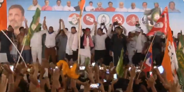 Voter Adhikar Yatra: आरा में गरजे राहुल गांधी.. बोले- हम बिहार में वोट चोरी नहीं होने देंगे