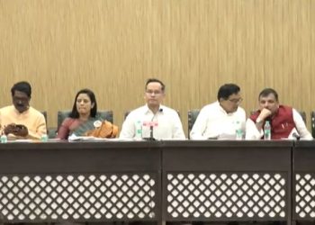 चुनाव आयोग के खिलाफ पूरा विपक्ष एकजुट.. मनोज झा ने कहा- ऐसा पहले कभी नहीं हुआ