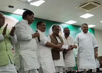 नीतीश कुमार को फिर से सीएम बनाएंगे.. कांग्रेस के वरिष्ठ नेता जेडीयू में हुए शामिल, महागठबंधन में मचेगी भगदड़ !