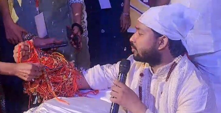 Rakshabandhan: पटना में खान सर को 5,000 से अधिक बहनों ने बांधी राखी.. बोले- हमारी बहनें क्वीन हैं