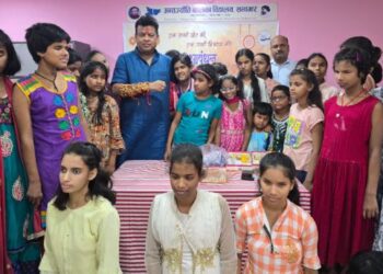 रक्षाबंधन पर नेत्रहीन बालिकाओं संग लोजपा रामविलास के प्रवक्ता डॉ. शशिभूषण प्रसाद ने बांटी खुशियाँ
