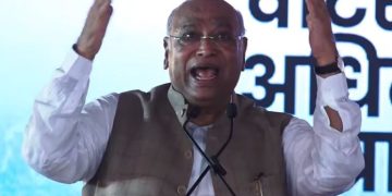 ‘वोटर अधिकार यात्रा’ में गरजे खरगे- मोदी वोट चोर है.. लालू को गरीबों का मसीहा बताया