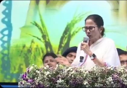 ममता बनर्जी ने कहा- सबसे बड़े घोटाले यूपी, महाराष्ट्र और बिहार में हुए.. चुनाव आयोग भी दी नसीहत