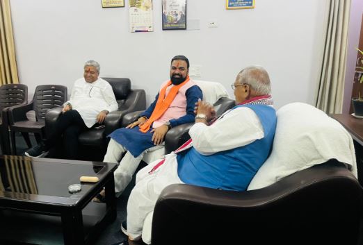 Bihar Politics: अमित शाह के कार्यक्रम में नहीं गये जीतन राम मांझी.. आज मनाने पहुंच गये सम्राट चौधरी !