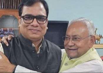 नीतीश के विधायक ने किया राहुल-तेजस्वी का समर्थन.. चुनाव आयोग पर साधा निशाना