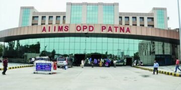 पटना AIIMS के डॉक्टरों ने की हड़ताल.. विधायक चेतन आनंद के माफी मांगने पर अड़े, सुरक्षा की मांग