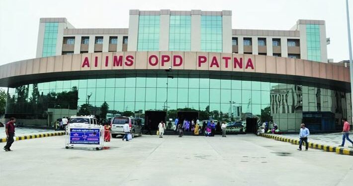 पटना AIIMS के डॉक्टरों ने की हड़ताल.. विधायक चेतन आनंद के माफी मांगने पर अड़े, सुरक्षा की मांग