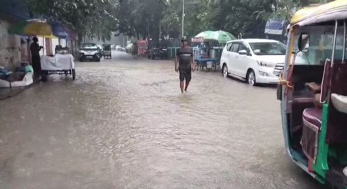 Bihar Weather: पटना में सुबह से हो रही तेज बारिश.. राजधानी के कई इलाकों में भरा पानी