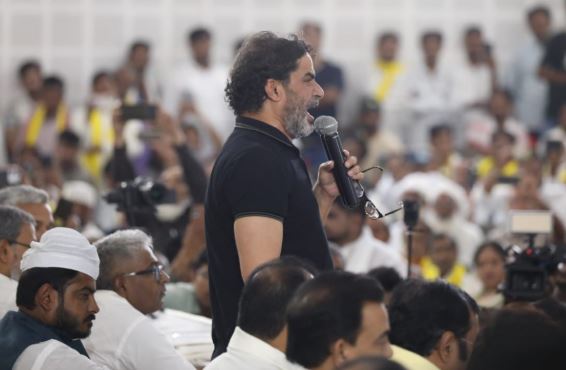 Bihar Politics: पटना में 3000 मुस्लिमों के बीच PK ने INDIA गठबंधन को दी चुनौती..