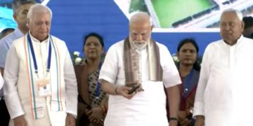 PM Modi Bihar Visit Live: अमृत भारत समेत दो ट्रेनों को पीएम ने दिखाई हरी झंडी.. 16 हजार से अधिक लाभार्थियों का गृह प्रवेश