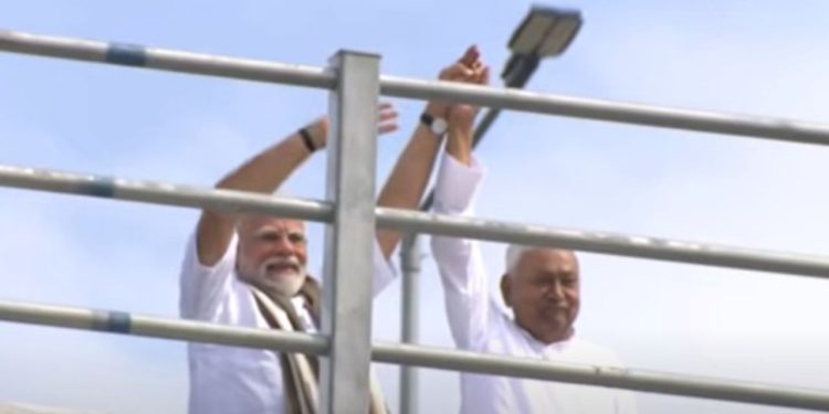 Bihar Politics: मोदी-नीतीश का पुल भरभराकर गिर जाएगा.. तेजस्वी यादव ने लोगों को किया अलर्ट