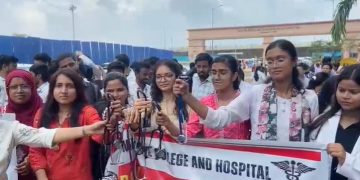 बिहार में PMCH सहित सरकारी अस्पतालों के इंटर्न डॉक्टर हड़ताल पर, OPD सेवाएं ठप