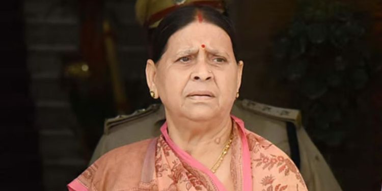 Land For Job Case Rabri Devi in Court: ..राबड़ी देवी ने कहा- पैसे देकर जमीन खरीदना अपराध नहीं