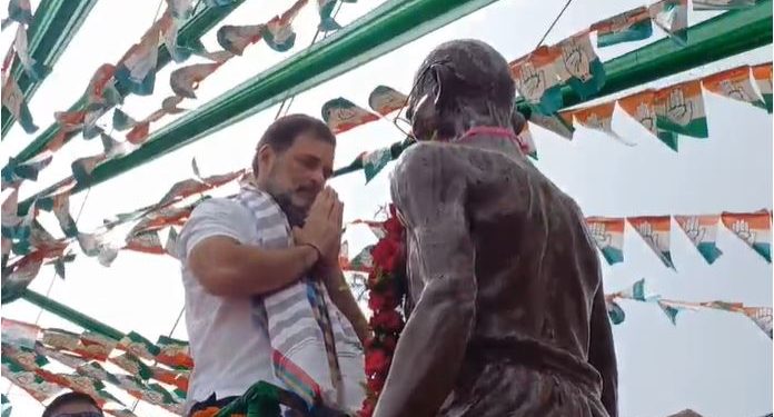 बेतिया में महात्मा गांधी की प्रतिमा पर माल्यार्पण कर शुरू हुई वोटर अधिकार यात्रा.. कई दिग्गज नेता हुए शामिल