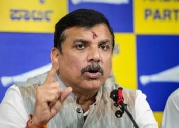 चुनाव आयोग ने वोट चोरी की है.. AAP सांसद संजय सिंह और राजद ने ECI पर साधा निशाना