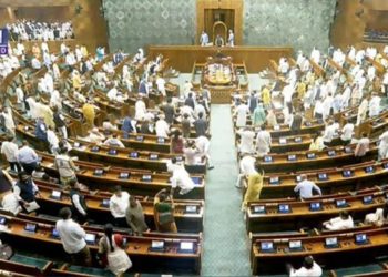 Bihar SIR हंगामे की भेंट चढ़ा संसद.. लोकसभा की कार्यवाही अनिश्चितकाल के लिए स्थगित