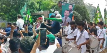 सारण जिले में पहुंची राहुल-तेजस्वी-अखिलेश यादव की वोटर अधिकार यात्रा.. बैंड बाजे से हुआ स्वागत