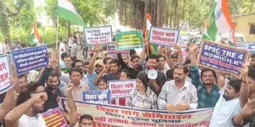 पटना में छात्रों का महा आंदोलन.. ‘डोमिसाइल नहीं तो वोट नहीं’ का नारा गूंजा