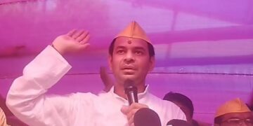 महुआ पहुंच गए तेज प्रताप यादव.. तेजस्वी को दिया चैलेंज, मुकेश रोशन को बताया बहरूपिया