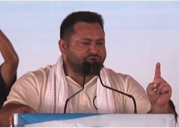 Voter Adhikar Yatra: भोजपुर में मंच से चोर-चोर चिल्लाने लगे तेजस्वी यादव.. बीजेपी पर जमकर बरसे