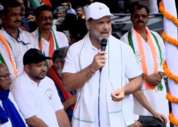 Rahul Gandhi Tejashwi Yadav Bihar rally photo, Mahagathbandhan Muzaffarpur rally image, Rahul Gandhi Darbhanga visit picture, Bihar Election 2025 campaign photo, Congress RJD joint rally Bihar