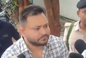 सुप्रीमकोर्ट की बात भी नहीं मान रहा.. तेजस्वी यादव ने चुनाव आयोग और बीजेपी पर साधा निशाना