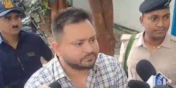 सुप्रीमकोर्ट की बात भी नहीं मान रहा.. तेजस्वी यादव ने चुनाव आयोग और बीजेपी पर साधा निशाना