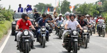 दरभंगा-मुजफ्फरपुर से सीतामढ़ी तक वोटर अधिकार यात्रा.. राहुल-प्रियंका-तेजस्वी की बुलेट सवारी, स्टालिन संग सेल्फी