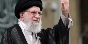 अमेरिका-इजराइल पर खामेनेई का वार, बोले कभी भी शुरू हो सकती है जंग