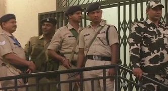 किशनगंज में आयकर विभाग की बड़ी कार्रवाई, 18 ठिकानों पर की छापेमारी