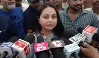 Bihar News लालू  प्रसाद यादव की बेटी रोहिणी आचार्य का बड़ा बयान, बिहार की राजनीति में हलचल