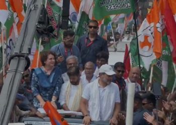 वोटर अधिकार यात्रा के 10वें दिन, राहुल गांधी संग प्रियंका भी शामिल